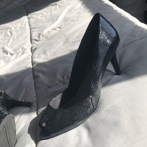 Fioni peep toe heels (snake print)